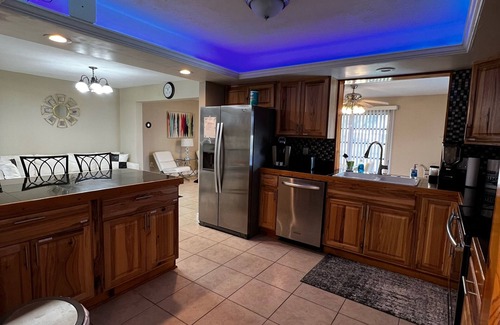 Oakland Hills House | Perfect getaway - Canal front, close to the beach