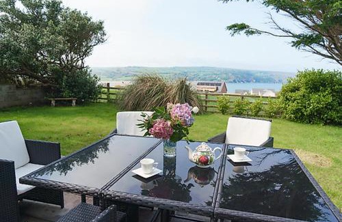 Cardigan House | Perfect Getaway