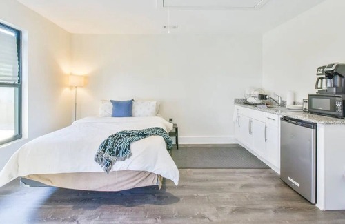 Edgewood Apartment | Perfect Getaway Just Minutes to Downtown Atlanta!
