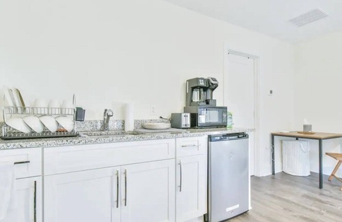 Edgewood Apartment | Perfect Getaway Just Minutes to Downtown Atlanta!