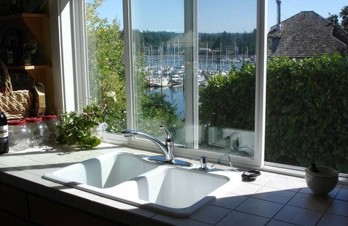 Burley House | Perfect Getaway: Yacht Club Waterfront Luxury Beach House