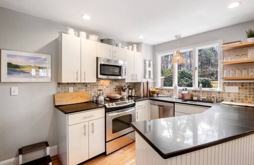 Manchester-by-the-Sea House | Perfect home for family gatherings on a dead-end street, walk to beach & town
