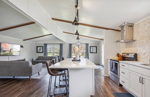 Sturgeon Bay House | Perfect home for friends & family trip that sleeps 10