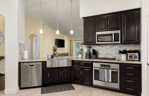 Pumpkin Center House | Perfect Home for Work or Relaxing Vacation