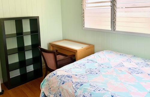 Diamond Head - Kapahulu - St. Louis Cottage | Perfect Honolulu location Clean comfortable room