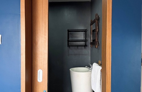 Umalas Hotel | Perfect hostel with AC/Private Bathroom Close to Canggu & Seminyak
