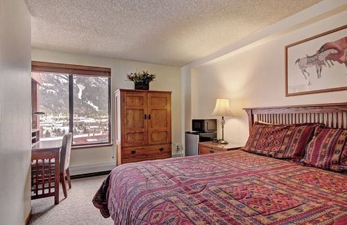 Copper Mountain Village Hotel | Perfect Hotel Room For A Mountain Getaway! VS641H