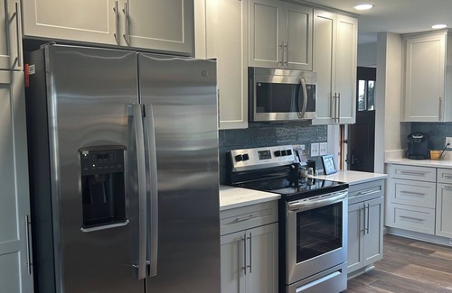 West Jefferson House | Perfect house for families, spacious, convenient location, King beds