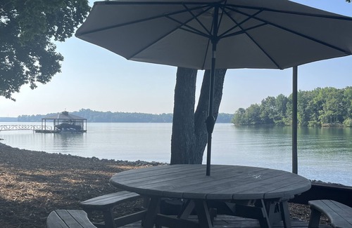 Seneca House | Perfect lake property for Clemson Game Day!