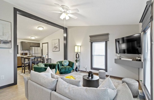 Westfield House | Perfect Large Group Getaway Near Grand Park, Ruoff Music Center