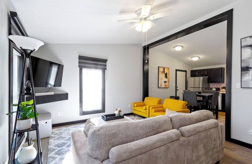 Westfield House | Perfect Large Group Getaway Near Grand Park, Ruoff Music Center