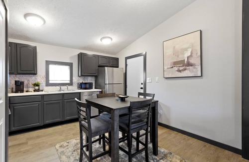 Westfield House | Perfect Large Group Getaway Near Grand Park, Ruoff Music Center