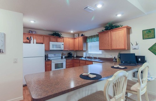 The Villages Villa | PERFECT LOCATION BETWEEN BROWNWOOD AND LAKE SUMTER.
