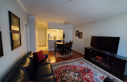 Federal Hill Condo | Perfect Location: Fully Furnish Elegant One Bedroom Condo at the Harborview