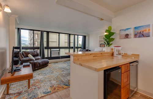 Diamond Head - Kapahulu - St. Louis Apartment | Perfect Location in Waikiki in a Private Queen Bed Studio- WAIKIKI GRAND HOTEL®