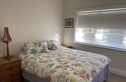 Albert Park Apartment | Perfect Location off South Melbourne Beach
