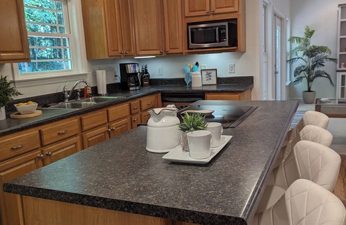 Clemson House | Perfect location, space for groups, 3 mi from CU! Across from Patrick Square!