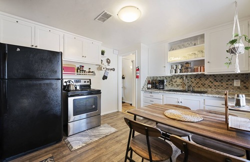 Glendale House | Perfect Location Near Airport, Downtown, & Summer Adventure! Hot Tub, BBQ, Yard!