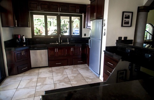 Dominical Villa | Perfect Location, Walk to Beach, Infinity Pool, Luxury Decor, Fast Free Wifi!