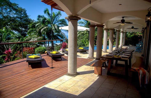 Dominical Villa | Perfect Location, Walk to Beach, Infinity Pool, Luxury Decor, Fast Free Wifi!