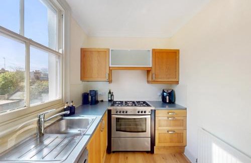 Brondesbury Apartment | Perfect London base in Kilburn Pass the Keys
