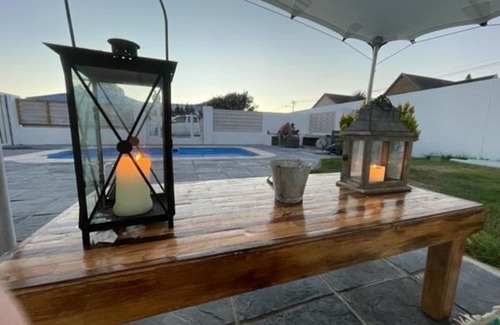Grassy Park Apartment | Perfect long stay,near Rondevlei nature reserve,wifi