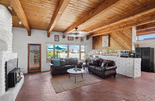 Albuquerque House | Perfect Mountain and Sunset Views