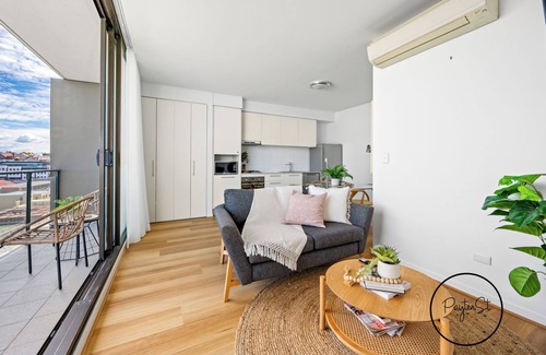Newcastle Apartment | Perfect Penthouse - Wi-Fi included