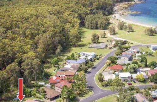 Maloneys Beach House | Perfect Pet Friendly South Coast Beach Getaway