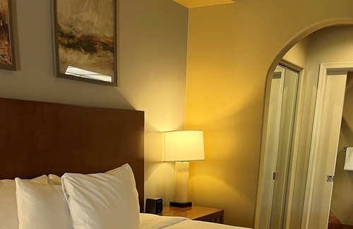 South Mountain Resort | PERFECT PHOENIX LOCATION~ Beautiful RESORT & King Bed Studio ~ Amenities ++ !!