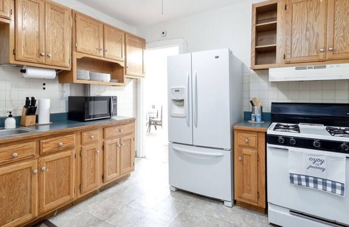 Cragin Apartment | Perfect Private Chicago Getaway Near Logan Square!