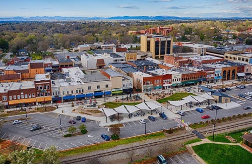 Hickory Apartment | Perfect Private Deluxe Suite in Downtown Hickory!