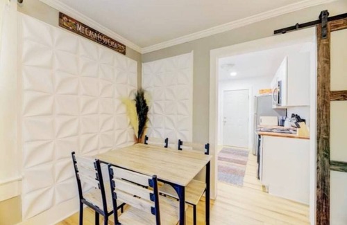 Columbia House | Perfect Private Getaway in the Heart of Columbia!