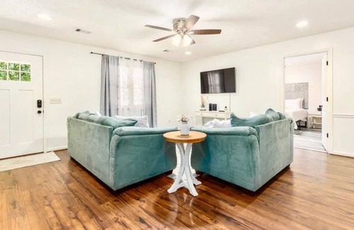 Auburn - Opelika House | Perfect Private Getaway Near AU & RTJ Golf Trail!