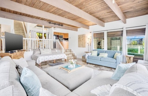 Lihue Apartment | Perfect Private Kalapaki Beach Cliffside Getaway!