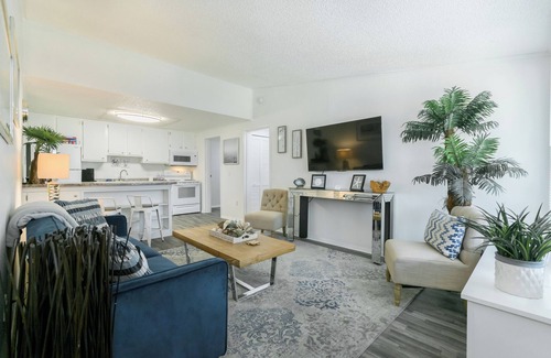 Golden Glades - The Woods Apartment | Perfect Quiet King Suite near Mayo