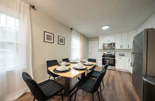 Streamwood House | Perfect Relaxing Escape | LCP Collection