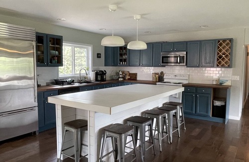 Three Oaks House | Perfect retreat for family and friends, private heated pool!