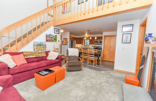 Carrabassett Valley Condo | Perfect Ski in Location - 3 Bd, 2 Bath Cozy Condo, Close To Lifts and Village