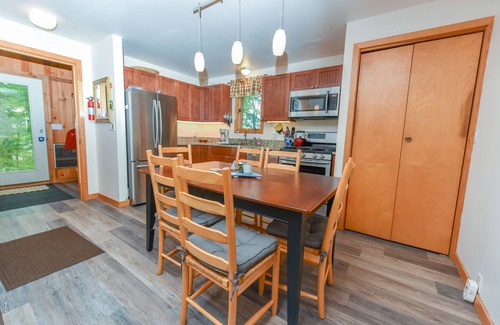 Carrabassett Valley Condo | Perfect Ski in Location - 3 Bd, 2 Bath Cozy Condo, Close To Lifts and Village