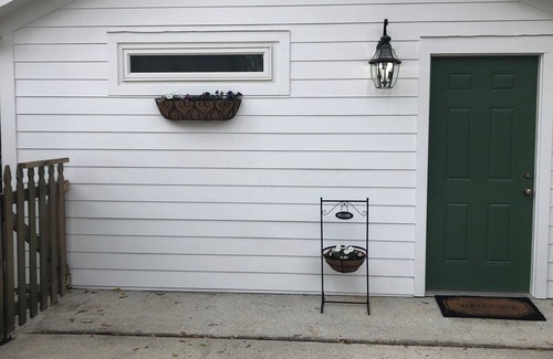Old Village Apartment | Perfect studio for travel or work! 5 minutes to the beach!