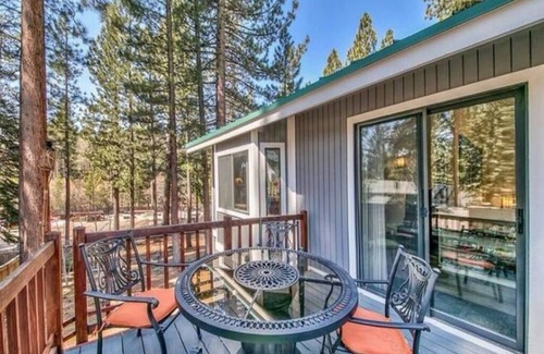 Tahoe Island House | Perfect Vacation Home (Sleeps 6)