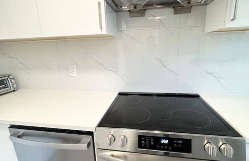 Renfrew-Collingwood Condo | Perfect Vancouver Travel Hub for Couples or Family