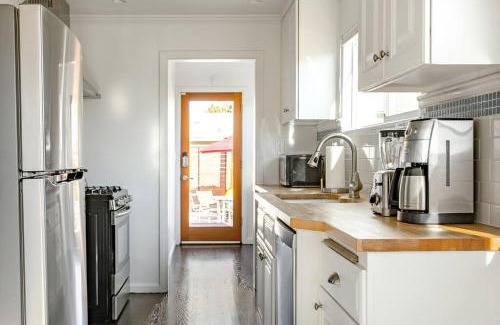 Mar Vista House | Perfect Venice Beach Vacation Home for Couples and Families