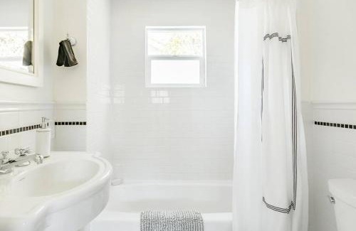 Mar Vista House | Perfect Venice Beach Vacation Home for Couples and Families