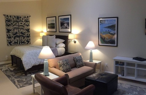 Downtown Monterey Cottage | Perfect Walk & Bike Location with Great Amenities and Friendly Hosts