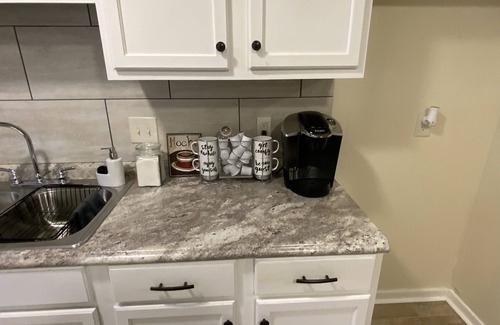 Clinton House | *Perfect Waypoint or Extended Stay*