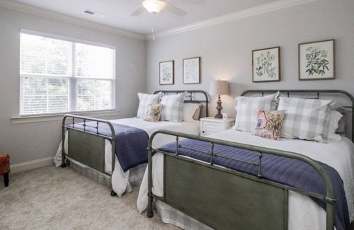 Oxford Condo | Perfect Weekend Getaway, 3 Bedrooms, 3.5 Baths, Sleeps 8