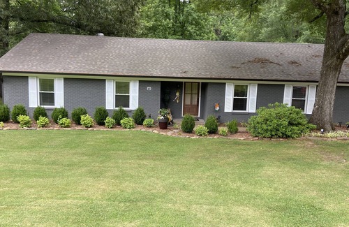 Oxford House | Perfect Weekend Rental!