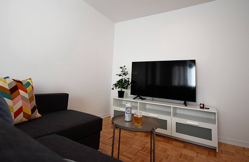 Little Italy Apartment | Perfectly located and charming 1 bedroom apt in Montreal (23)